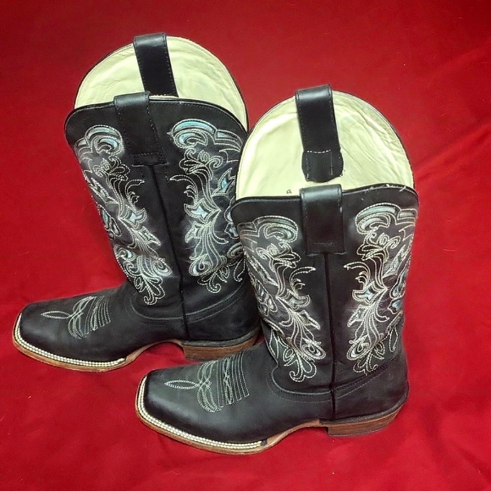 Black Leather Cowgirl Boots - Picture 4 of 7